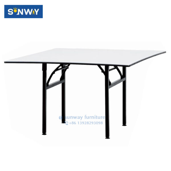 banquet table